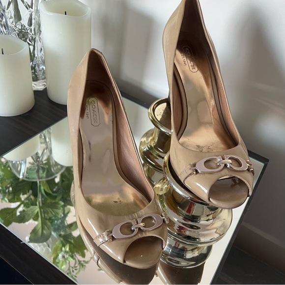 Coach monogram C tan beige patent leather open-toed wedge - Picture 3 of 9